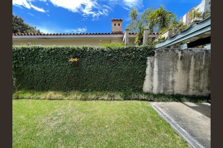 Casa à venda com 160m², 5 quartos e 5 vagas Casa à venda com 160m², 5 quartos e 5 vagasVista do Quarto 3