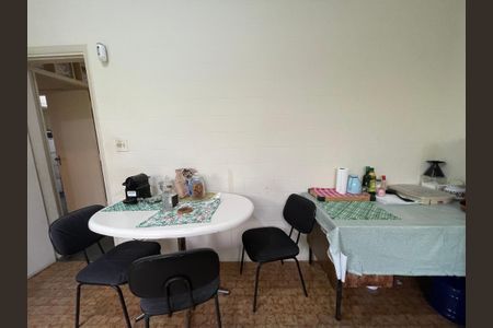 Casa à venda com 160m², 5 quartos e 5 vagas Casa à venda com 160m², 5 quartos e 5 vagasCozinha