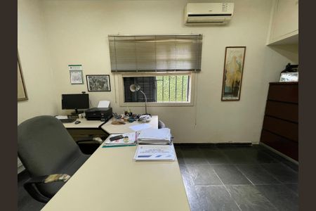 Casa à venda com 160m², 5 quartos e 5 vagas Casa à venda com 160m², 5 quartos e 5 vagasQuarto 2