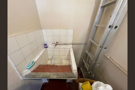 Casa à venda com 160m², 5 quartos e 5 vagas Casa à venda com 160m², 5 quartos e 5 vagasCozinha