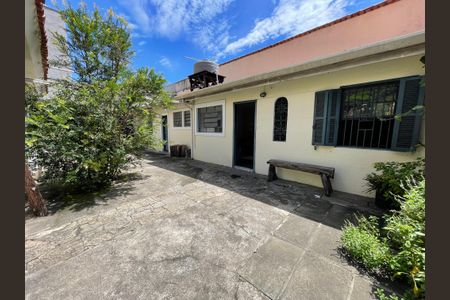 Casa à venda com 160m², 5 quartos e 5 vagas Casa à venda com 160m², 5 quartos e 5 vagasQuintal