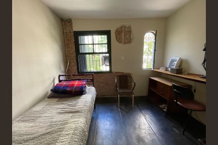 Casa à venda com 160m², 5 quartos e 5 vagas Casa à venda com 160m², 5 quartos e 5 vagasQuarto 4