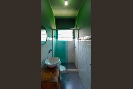 Banheiro  de apartamento à venda com 1 quarto, 52m² em Menino Deus, Porto Alegre