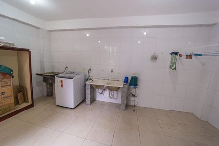 Casa à venda com 80m², 3 quartos e 1 vagaÁrea de Serviço