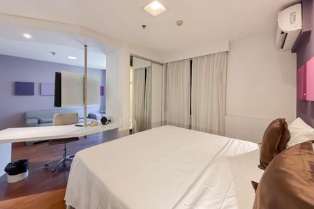 Studio à venda com 33m², 1 quarto e 1 vaga Studio à venda com 33m², 1 quarto e 1 vagaQuarto