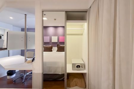 Studio à venda com 33m², 1 quarto e 1 vaga Studio à venda com 33m², 1 quarto e 1 vagaQuarto - Armários
