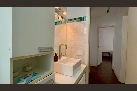 Apartamento à venda com 90m², 2 quartos e 1 vaga Apartamento à venda com 90m², 2 quartos e 1 vagaBanheiro