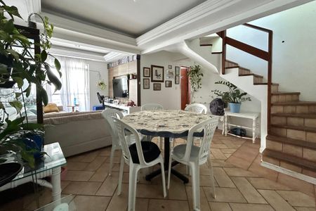 Apartamento para alugar com 200m², 4 quartos e 1 vaga Apartamento para alugar com 200m², 4 quartos e 1 vagaSala