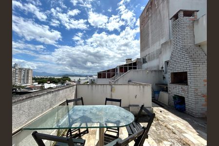 Apartamento para alugar com 200m², 4 quartos e 1 vaga Apartamento para alugar com 200m², 4 quartos e 1 vagaTerraço