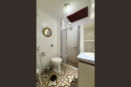 Apartamento à venda com 66m², 2 quartos e sem vaga Apartamento à venda com 66m², 2 quartos e sem vagaBanheiro social