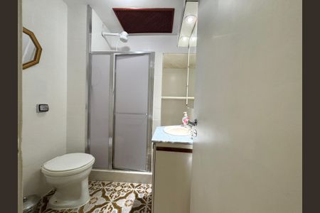 Apartamento à venda com 66m², 2 quartos e sem vaga Apartamento à venda com 66m², 2 quartos e sem vagaBanheiro social