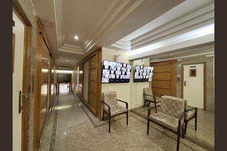 Apartamento à venda com 66m², 2 quartos e sem vaga Apartamento à venda com 66m², 2 quartos e sem vagaPortaria