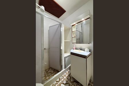 Apartamento à venda com 66m², 2 quartos e sem vaga Apartamento à venda com 66m², 2 quartos e sem vagaBanheiro social