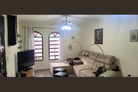 Sala de casa à venda com 4 quartos, 200m² em Vila Pedra Branca, São Paulo