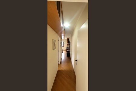 Casa à venda com 200m², 4 quartos e 5 vagasCorredor