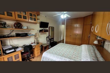 Casa à venda com 200m², 4 quartos e 5 vagasQuarto