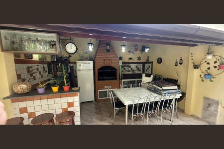 Casa à venda com 200m², 4 quartos e 5 vagasÁrea externa