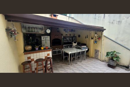 Casa à venda com 200m², 4 quartos e 5 vagasÁrea externa