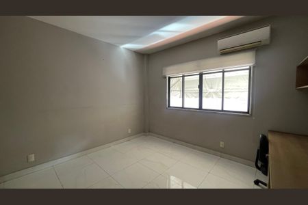 Apartamento para alugar com 131m², 3 quartos e 2 vagasQuarto 2
