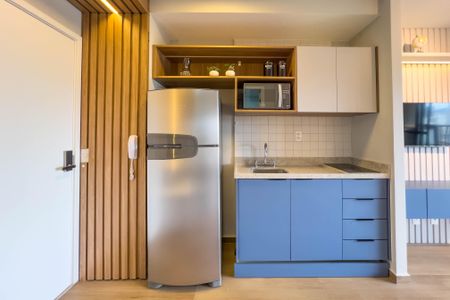 Cozinha de kitnet/studio para alugar com 1 quarto, 29m² em Liberdade, São Paulo