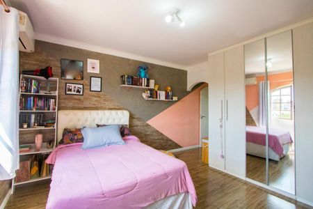 Casa à venda com 200m², 2 quartos e 2 vagasQuarto 2 - Suíte