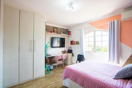 Casa à venda com 200m², 2 quartos e 2 vagasQuarto 2 - Suíte