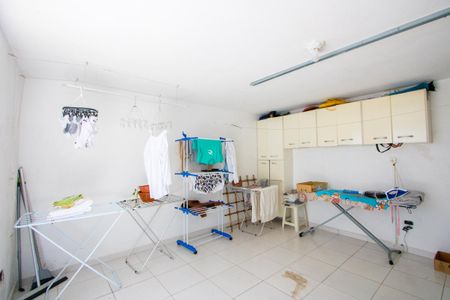 Casa à venda com 200m², 2 quartos e 2 vagasÁrea de serviço