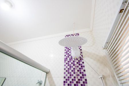 Casa à venda com 200m², 2 quartos e 2 vagasBanheiro do quarto 2