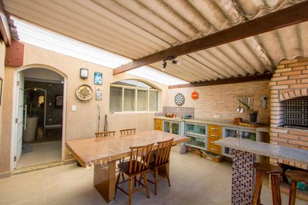 Casa à venda com 200m², 2 quartos e 2 vagasÁrea comum - Churrasqueira