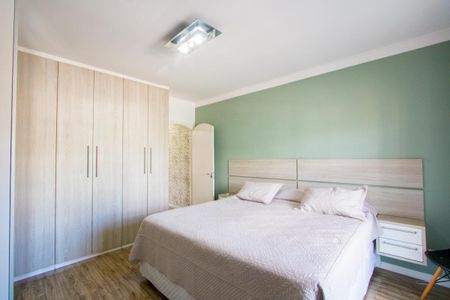 Casa à venda com 200m², 2 quartos e 2 vagasQuarto 1 - Suíte