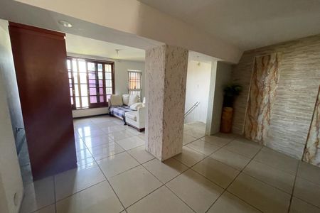 Sala de casa para alugar com 2 quartos, 100m² em Jardim Vinte E Cinco de Agosto, Duque de Caxias