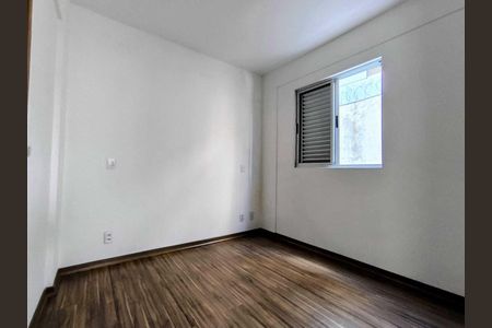 Apartamento à venda com 2 quartos, 45m² em Manacás, Belo Horizonte