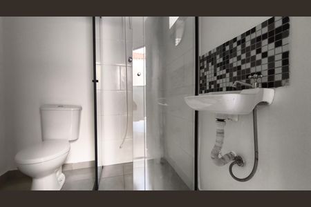 Casa para alugar com 45m², 1 quarto e 1 vaga Casa para alugar com 45m², 1 quarto e 1 vagaBanheiro