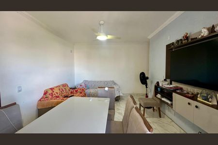 Sala  de apartamento à venda com 3 quartos, 65m² em Vila Cloris, Belo Horizonte