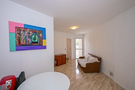 Sala de apartamento para alugar com 2 quartos, 52m² em Jardim Monte Alegre, Taboão da Serra