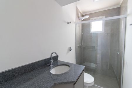 Banheiro de apartamento à venda com 1 quarto, 53m² em Centro, Campinas