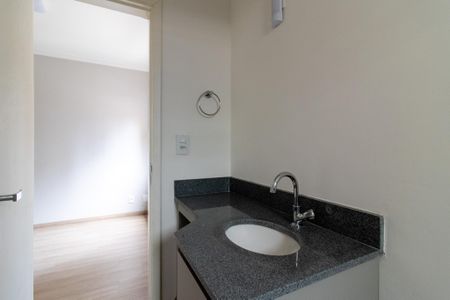 Banheiro de apartamento à venda com 1 quarto, 53m² em Centro, Campinas