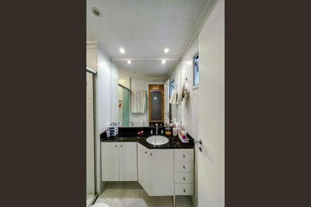 Apartamento à venda com 127m², 4 quartos e 2 vagasBanheiro da Suíte