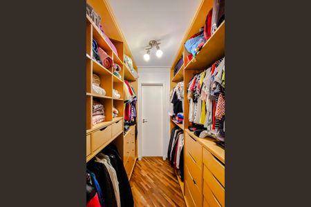 Apartamento à venda com 127m², 4 quartos e 2 vagasQuarto 2 - Suíte