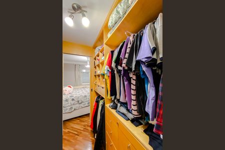 Apartamento à venda com 127m², 4 quartos e 2 vagasQuarto 2 - Suíte