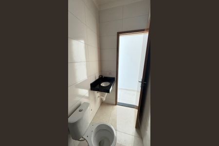 Banheiro  de casa para alugar com 2 quartos, 82m² em São Cristóvão, Salvador