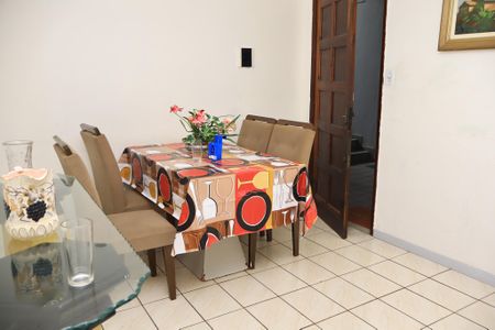 Apartamento para alugar com 68m², 2 quartos e 1 vaga Apartamento para alugar com 68m², 2 quartos e 1 vagaSala