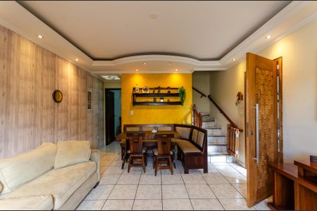 Casa para alugar com 186m², 3 quartos e 4 vagasSala