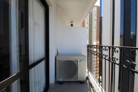 Varanda de apartamento para alugar com 3 quartos, 78m² em Vila Olímpia, São Paulo