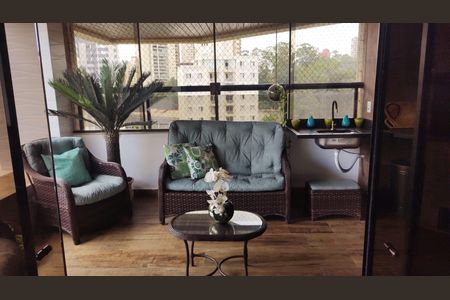 Apartamento à venda com 220m², 3 quartos e 3 vagasVaranda