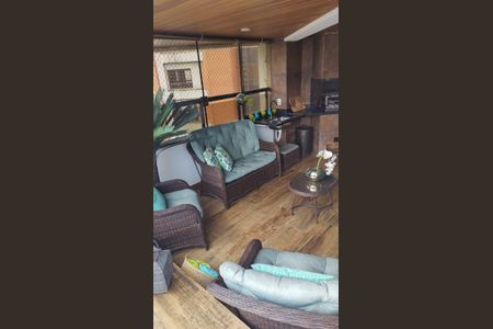 Apartamento à venda com 220m², 3 quartos e 3 vagasVaranda