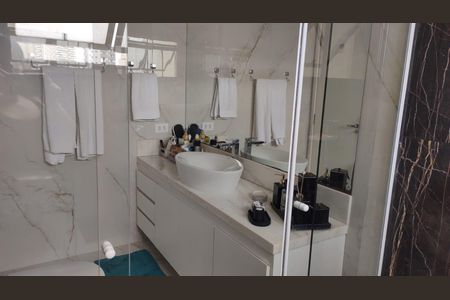 Apartamento à venda com 220m², 3 quartos e 3 vagasBanheiro