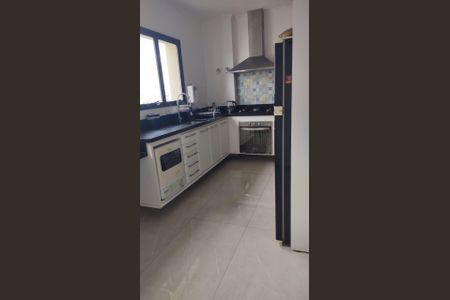 Apartamento à venda com 220m², 3 quartos e 3 vagasCozinha