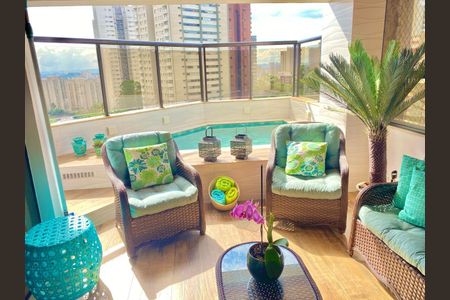 Apartamento à venda com 220m², 3 quartos e 3 vagasVaranda