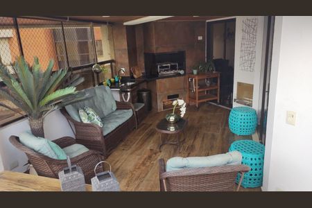 Apartamento à venda com 220m², 3 quartos e 3 vagasVaranda